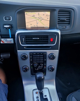 Volvo V60 cena 49900 przebieg: 164200, rok produkcji 2012 z Konin małe 277
